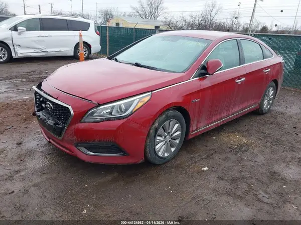 KMHE24L14GA025852 2016 HYUNDAI SONATA - Image 2