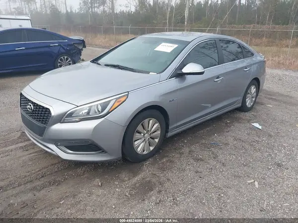 KMHE24L14GA030159 2016 HYUNDAI SONATA - Image 2