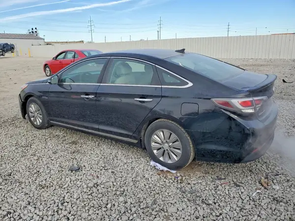 KMHE24L14GA035233 2016 HYUNDAI SONATA - Image 2