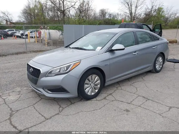 KMHE24L14GA037516 2016 HYUNDAI SONATA - Image 2