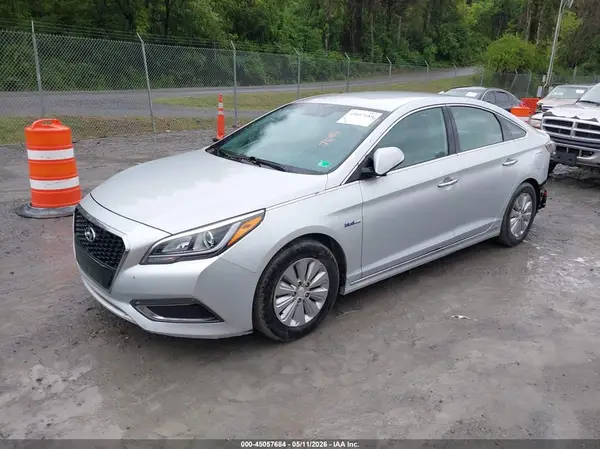 KMHE24L14GA040514 2016 HYUNDAI SONATA - Image 2