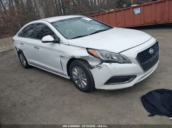 KMHE24L14GA040884 2016 HYUNDAI SONATA - Image 1