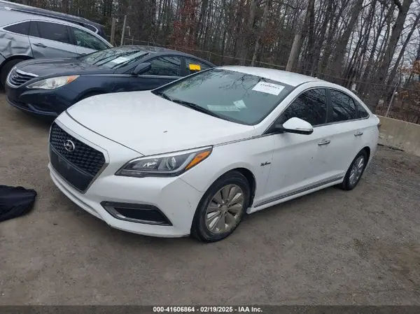 KMHE24L14GA040884 2016 HYUNDAI SONATA - Image 2