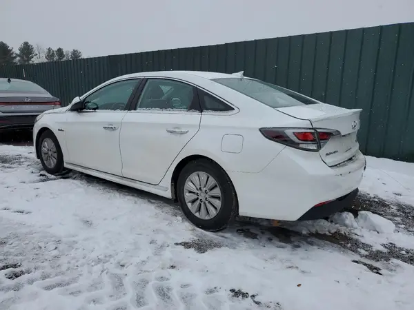 KMHE24L14GA041887 2016 HYUNDAI SONATA - Image 2