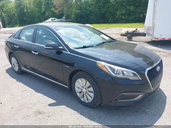 KMHE24L14HA044337 2017 HYUNDAI SONATA - Image 1