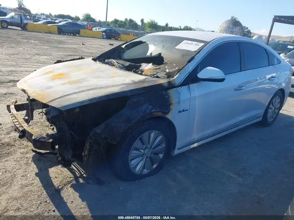 KMHE24L14HA047660 2017 HYUNDAI SONATA - Image 2