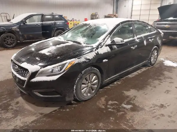 KMHE24L14HA050283 2017 HYUNDAI SONATA - Image 2
