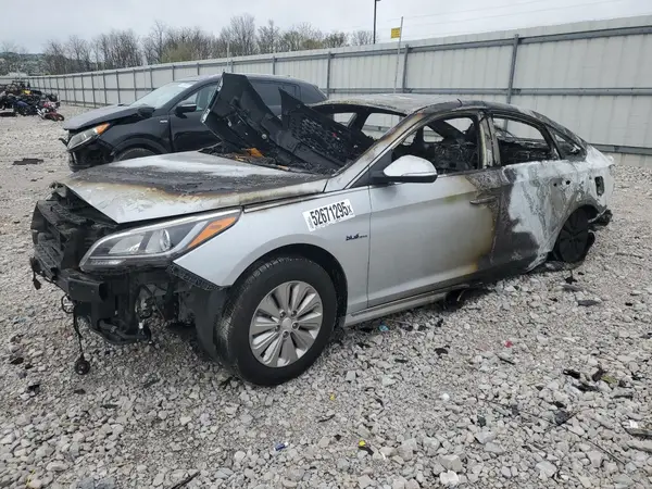 KMHE24L14HA059372 2017 HYUNDAI SONATA - Image 1