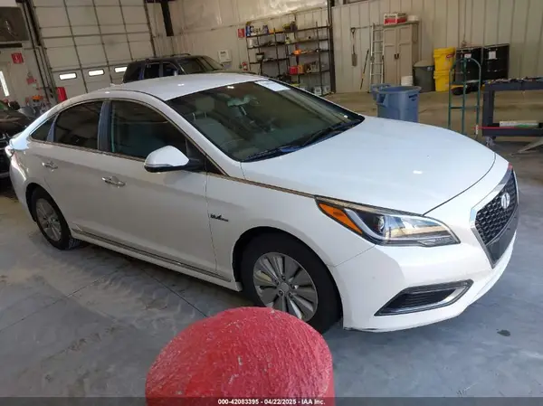 KMHE24L15GA009241 2016 HYUNDAI SONATA - Image 1