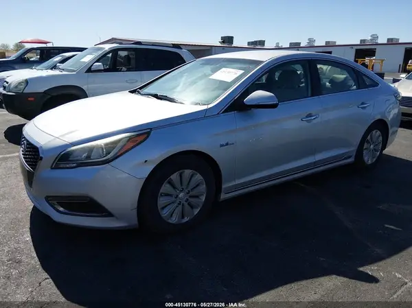 KMHE24L15GA011877 2016 HYUNDAI SONATA - Image 2