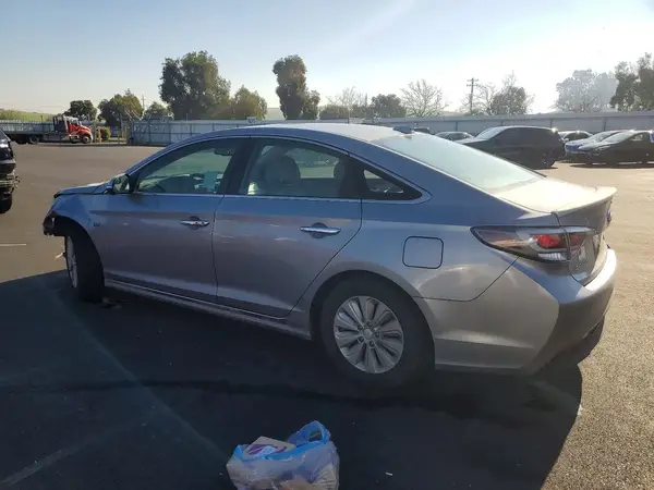 KMHE24L15GA012026 2016 HYUNDAI SONATA - Image 2
