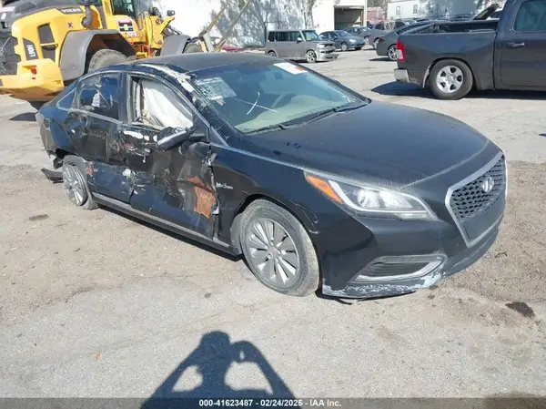 KMHE24L15GA014102 2016 HYUNDAI SONATA - Image 1