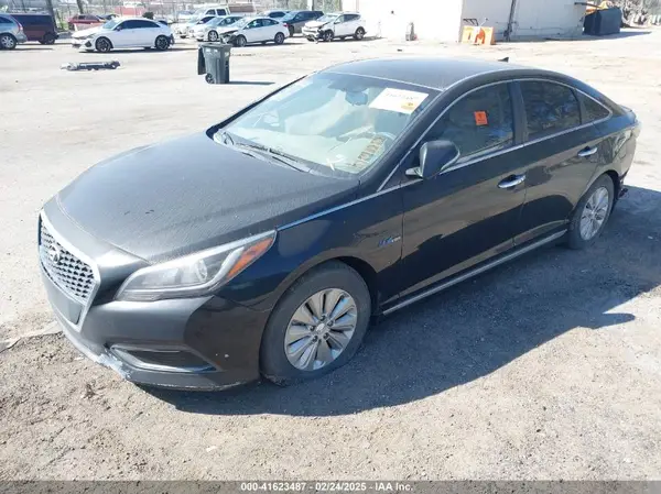 KMHE24L15GA014102 2016 HYUNDAI SONATA - Image 2