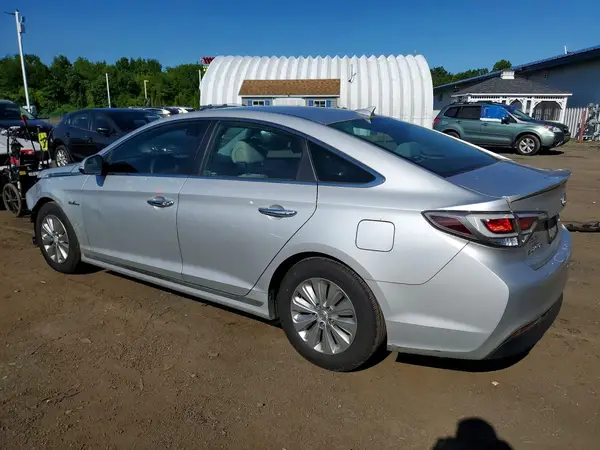 KMHE24L15GA016917 2016 HYUNDAI SONATA - Image 2