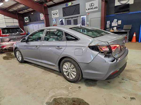 KMHE24L15GA016920 2016 HYUNDAI SONATA - Image 2