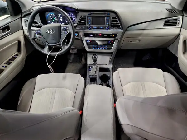 KMHE24L15GA016920 2016 HYUNDAI SONATA - Image 8