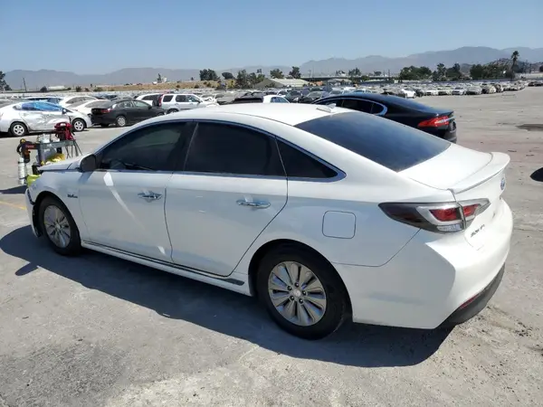 KMHE24L15GA018991 2016 HYUNDAI SONATA - Image 2