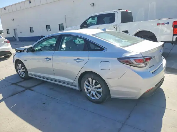 KMHE24L15GA024743 2016 HYUNDAI SONATA - Image 2