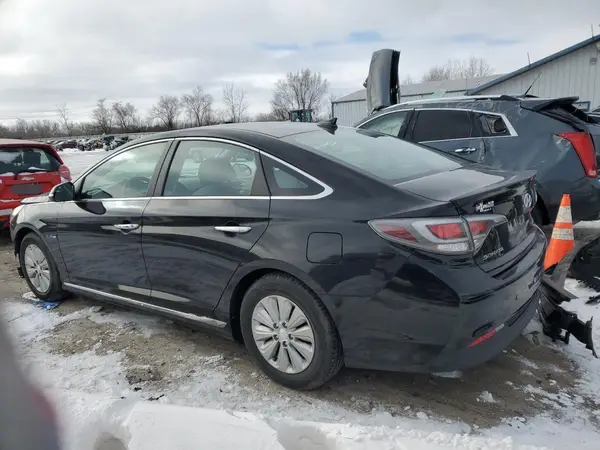 KMHE24L15GA026587 2016 HYUNDAI SONATA - Image 2