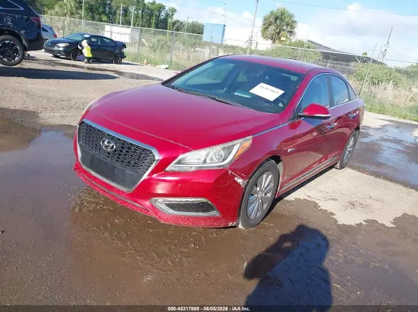 KMHE24L15GA027609 2016 HYUNDAI SONATA - Image 2