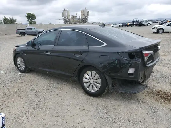 KMHE24L15GA028775 2016 HYUNDAI SONATA - Image 2