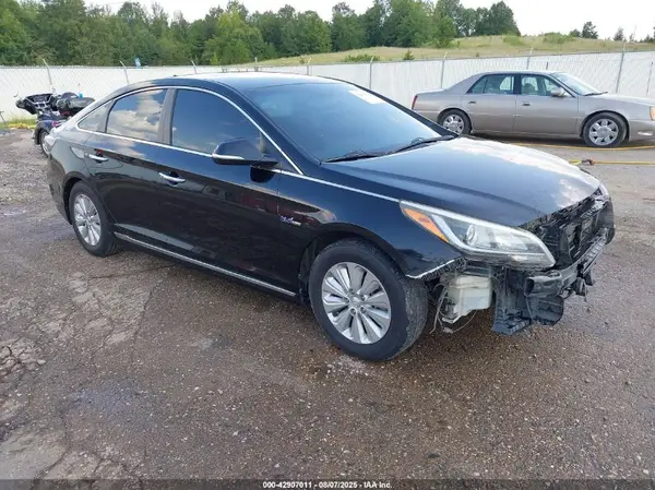 KMHE24L15GA031272 2016 HYUNDAI SONATA - Image 1