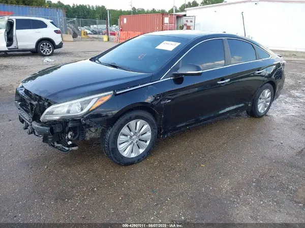 KMHE24L15GA031272 2016 HYUNDAI SONATA - Image 2