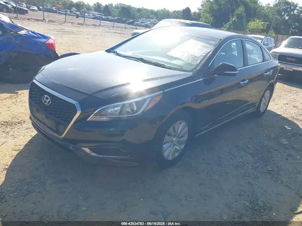 KMHE24L15GA034835 2016 HYUNDAI SONATA - Image 2