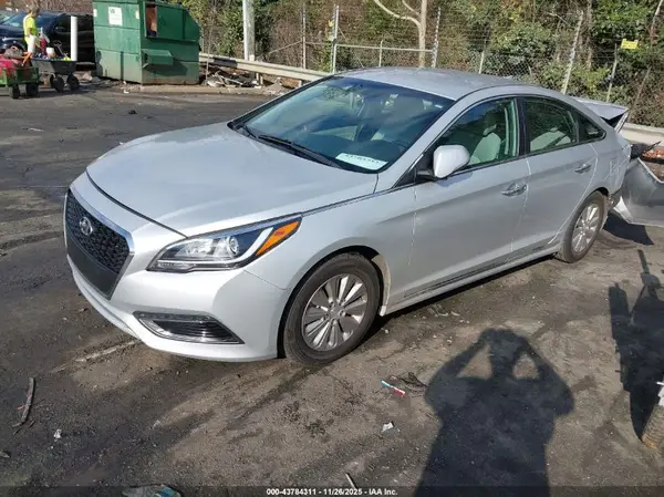 KMHE24L15GA036388 2016 HYUNDAI SONATA - Image 2