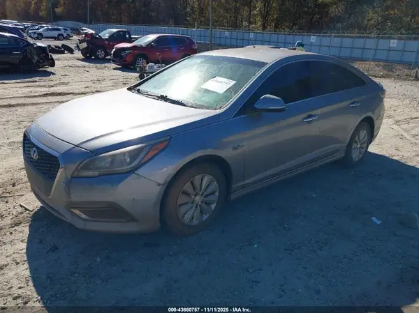 KMHE24L15GA038545 2016 HYUNDAI SONATA - Image 2