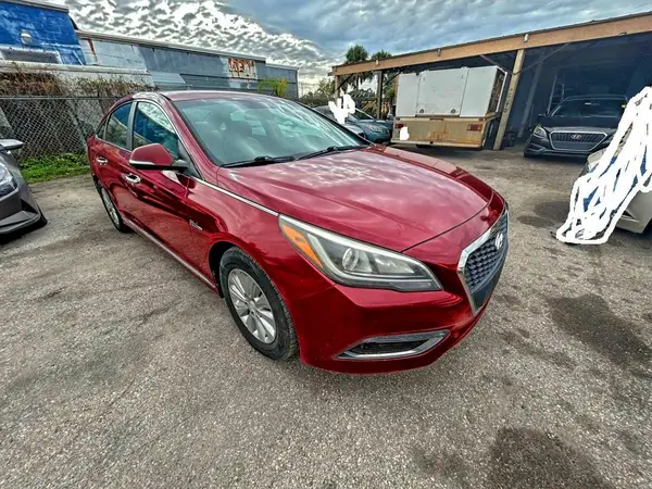 KMHE24L15GA038612 2016 HYUNDAI SONATA - Image 1