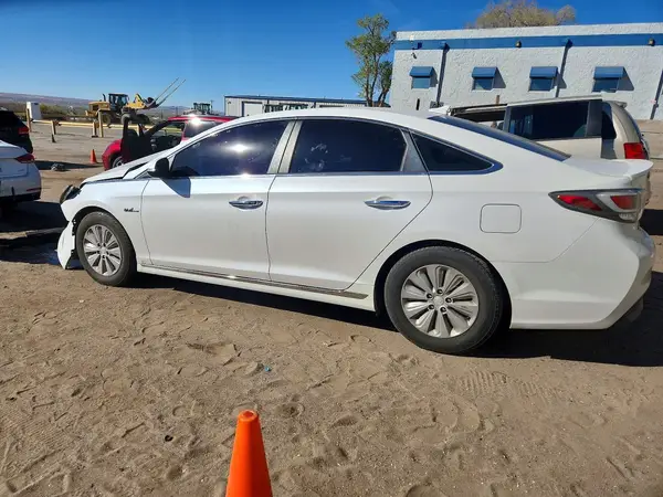 KMHE24L15GA038836 2016 HYUNDAI SONATA - Image 2
