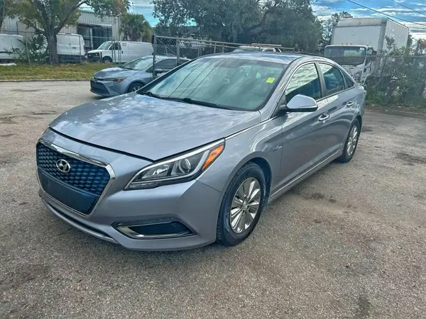 KMHE24L15GA038903 2016 HYUNDAI SONATA - Image 2