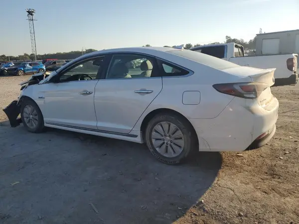KMHE24L15GA039095 2016 HYUNDAI SONATA - Image 2