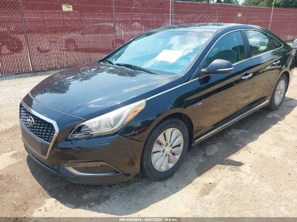 KMHE24L15GA039372 2016 HYUNDAI SONATA - Image 2