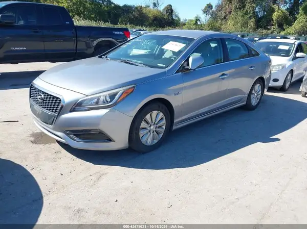 KMHE24L15GA040778 2016 HYUNDAI SONATA - Image 2