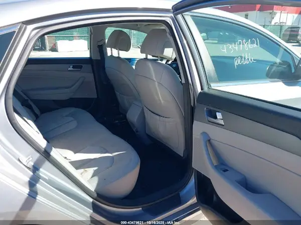 KMHE24L15GA040778 2016 HYUNDAI SONATA - Image 8