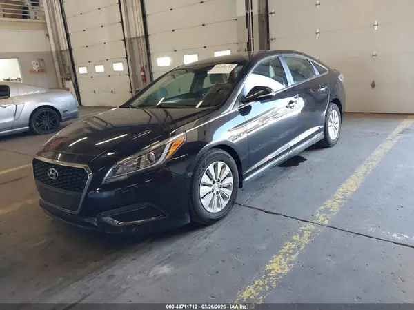 KMHE24L15HA043701 2017 HYUNDAI SONATA - Image 2