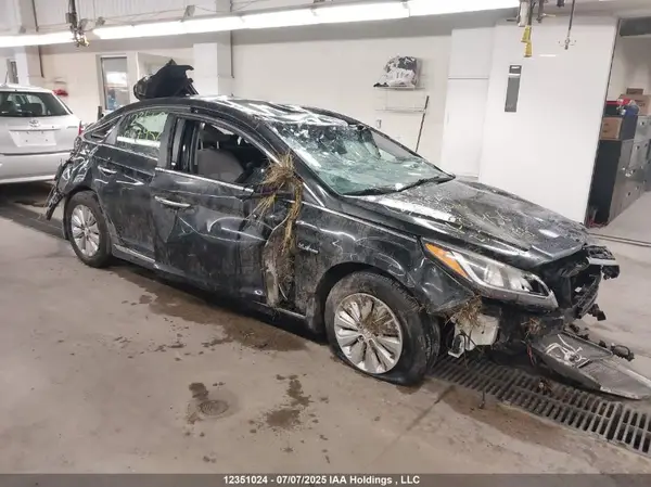 KMHE24L15HA047456 2017 HYUNDAI SONATA - Image 1
