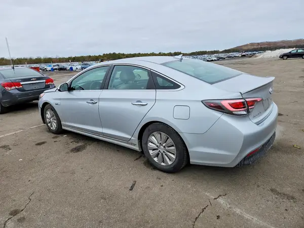 KMHE24L15HA058229 2017 HYUNDAI SONATA - Image 2
