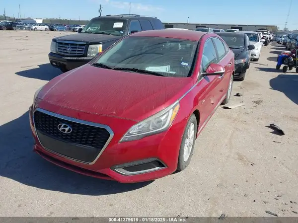 KMHE24L16GA010804 2016 HYUNDAI SONATA - Image 2