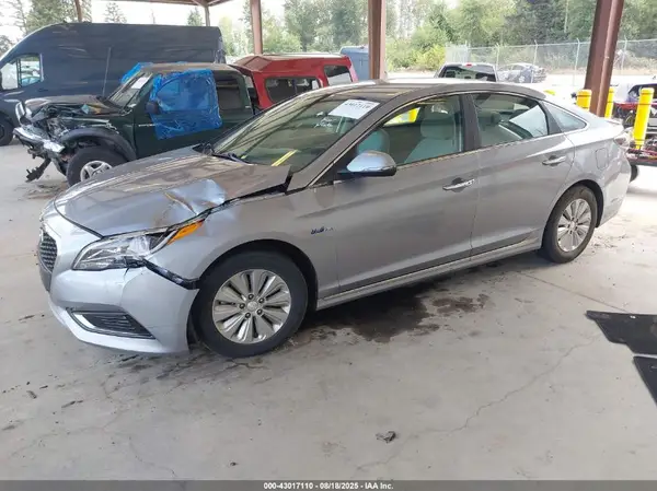 KMHE24L16GA012438 2016 HYUNDAI SONATA - Image 2