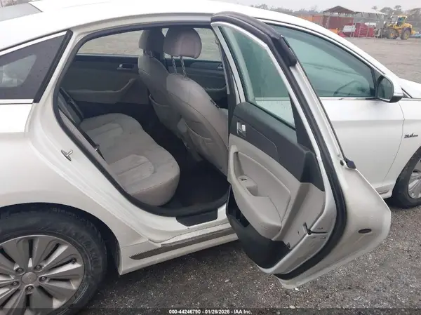 KMHE24L16GA014030 2016 HYUNDAI SONATA - Image 8