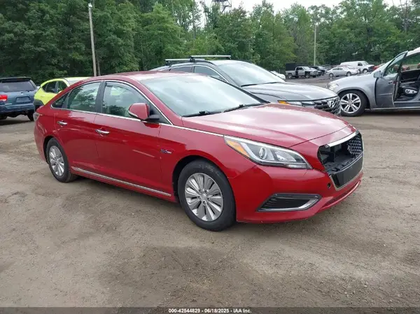 KMHE24L16GA015369 2016 HYUNDAI SONATA - Image 1