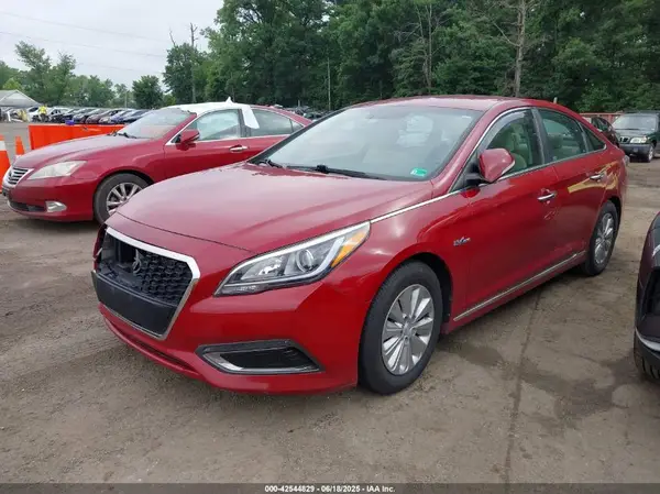 KMHE24L16GA015369 2016 HYUNDAI SONATA - Image 2