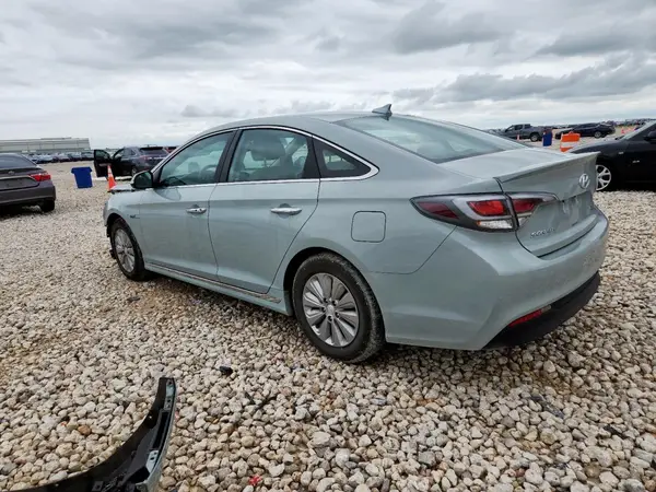 KMHE24L16GA015615 2016 HYUNDAI SONATA - Image 2