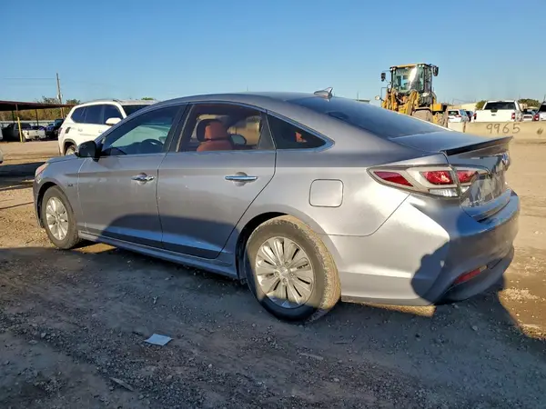 KMHE24L16GA022046 2016 HYUNDAI SONATA - Image 2