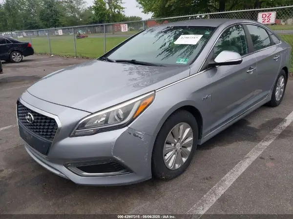 KMHE24L16GA025481 2016 HYUNDAI SONATA - Image 2