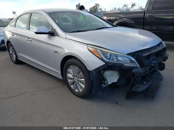 KMHE24L16GA026212 2016 HYUNDAI SONATA - Image 1