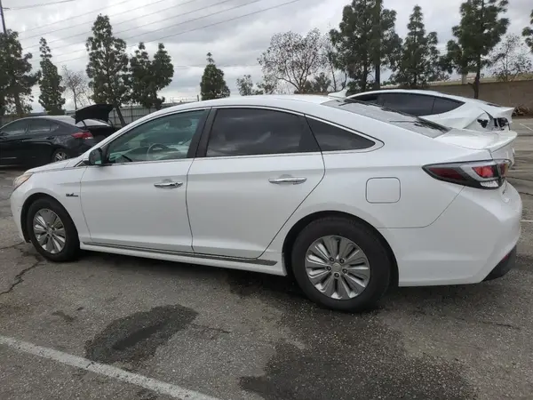 KMHE24L16GA026291 2016 HYUNDAI SONATA - Image 2